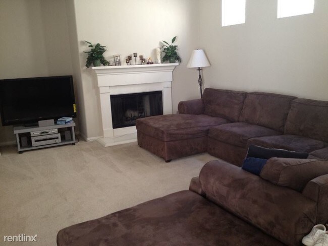 Foto del edificio - 5 br, 3 bath House - 1574 bedford ave