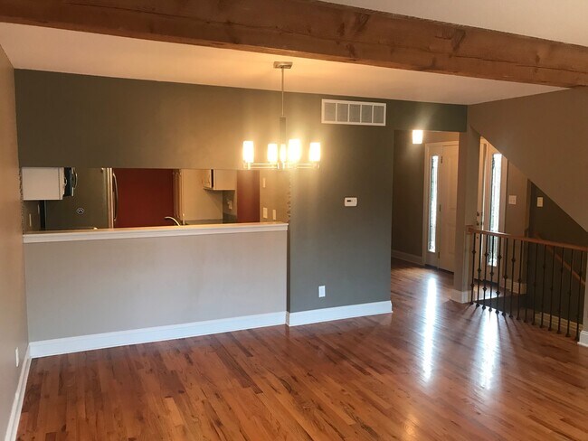 Building Photo - 3814 Emerald Cir