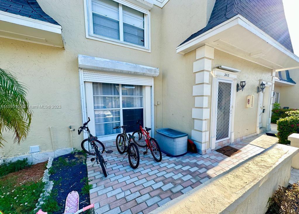 2415 NE 10th St, Hallandale Beach, FL 33009 Townhome Rentals in