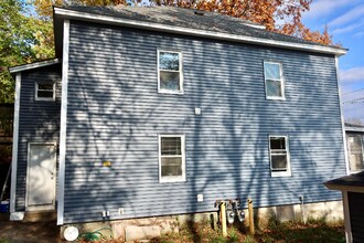 Building Photo - 165 Grove St