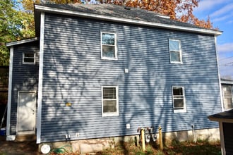 Building Photo - 165 Grove St