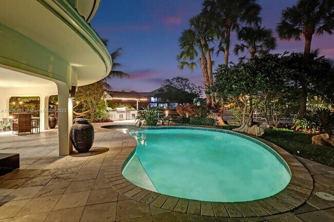 Building Photo - 1809 Coral Gardens Dr