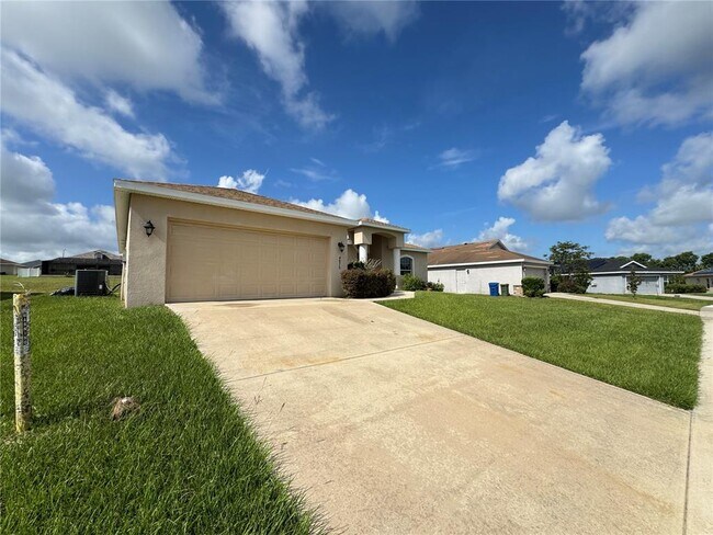 Foto del edificio - 4876 Summerfield Cir
