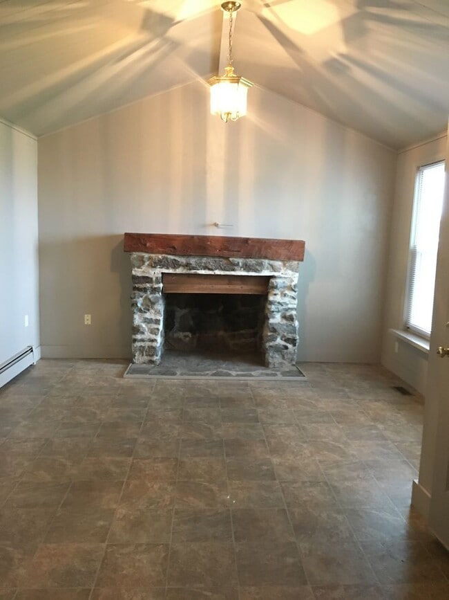 Building Photo - 3356 Days Mill Rd