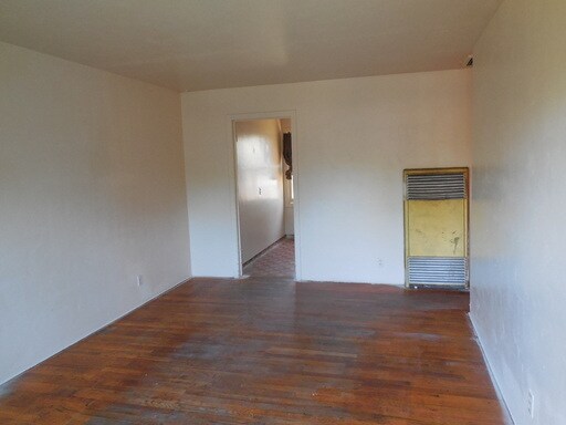 Building Photo - 1510 W 19th St