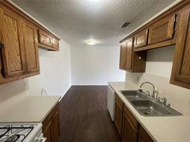 Foto del edificio - Glenn Heights Duplex