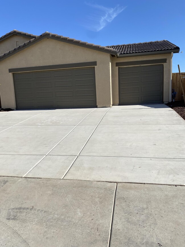 Building Photo - 2112 Redding Way