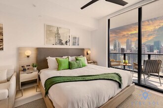 Building Photo - 601 NE 1st Ave