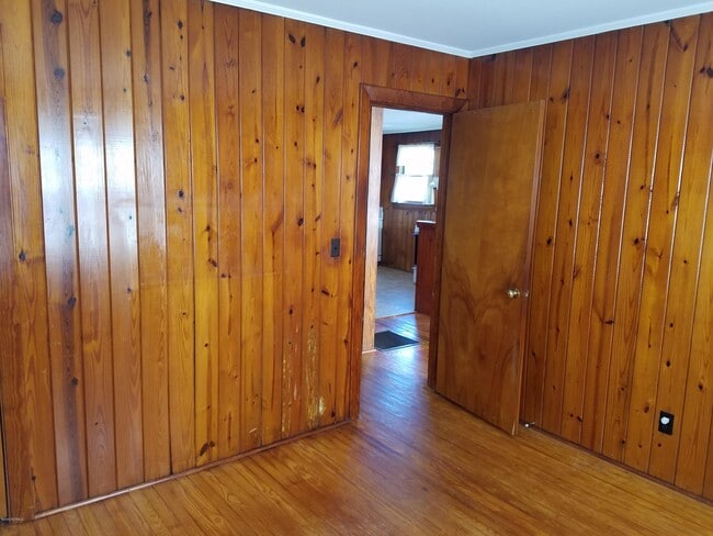 Building Photo - 2019 Barnett Ave