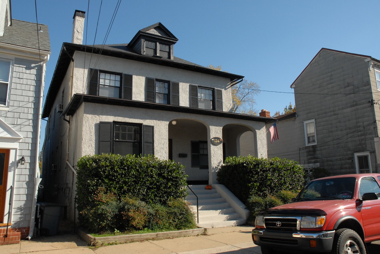 Primary Photo - 124 Prince George St