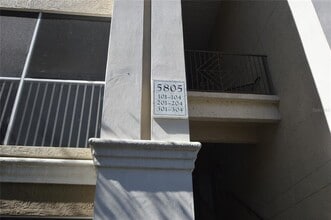 Building Photo - 5805 Legacy Crescent Pl