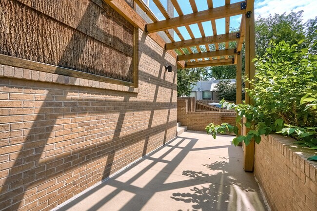 Building Photo - 1614 N Gilpin St