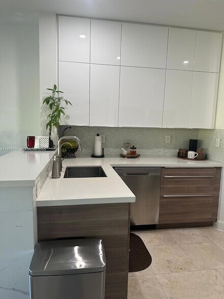 Foto del edificio - 10923 NW 70th St