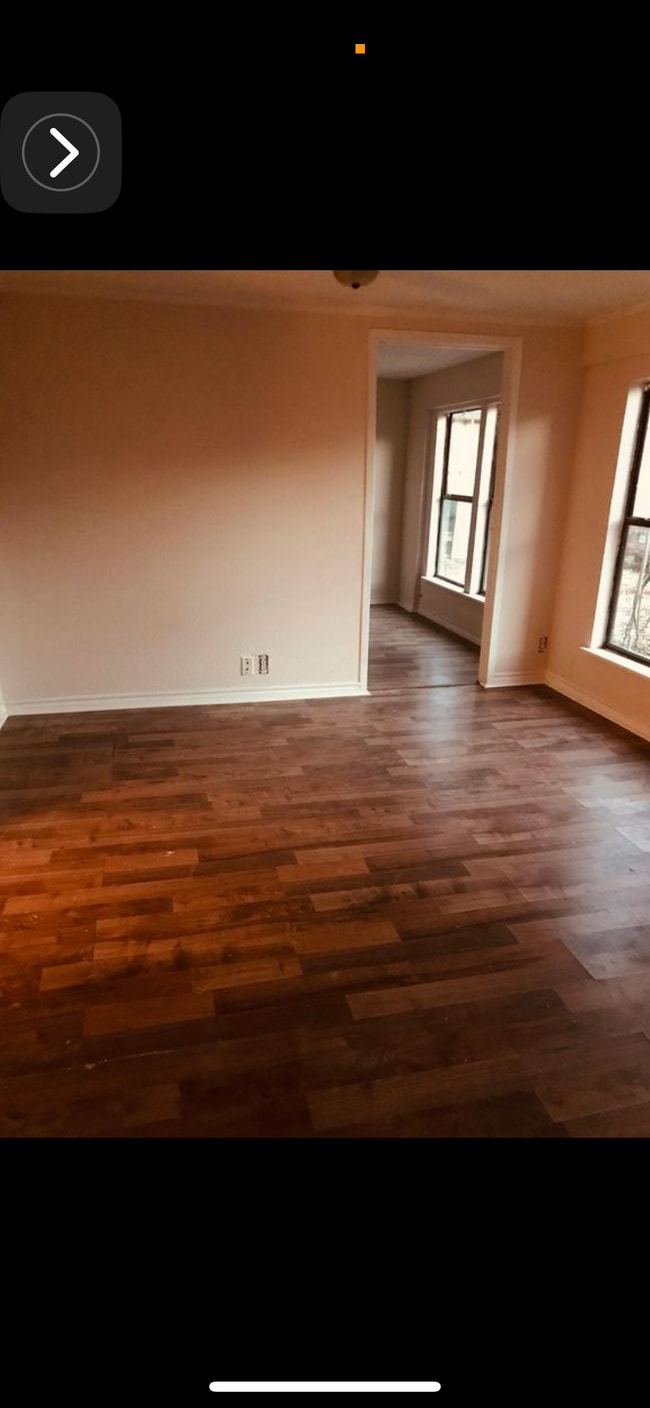 Foto del edificio - 223 W McGee St