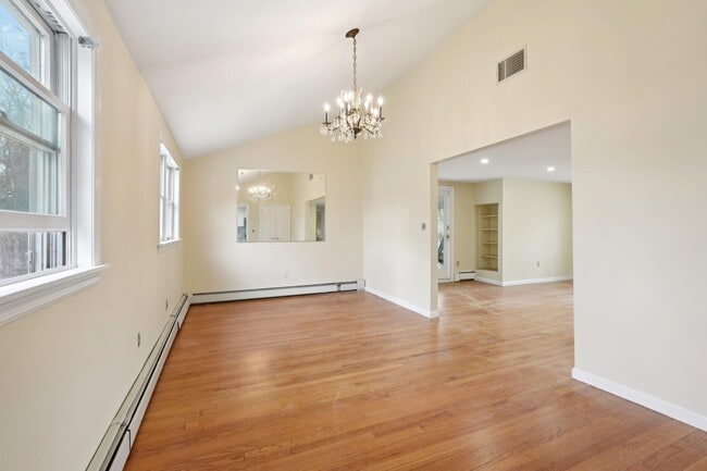 Building Photo - 278 Ehrhardt Rd