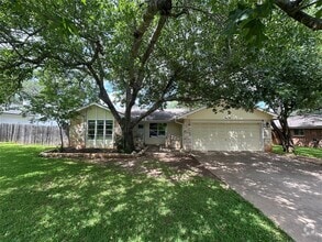 Building Photo - 3902 Beaconsdale Dr