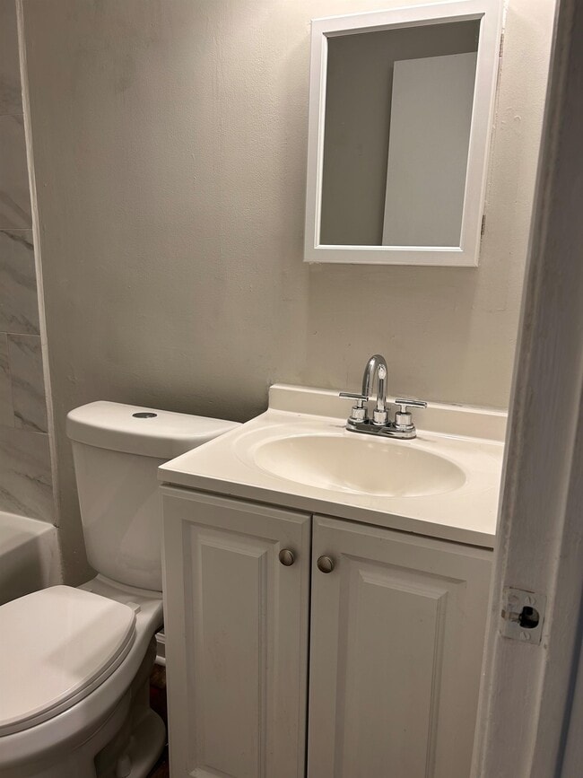 Building Photo - 1202 Donald Ave