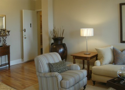 Apartment Entry - 111 7th St