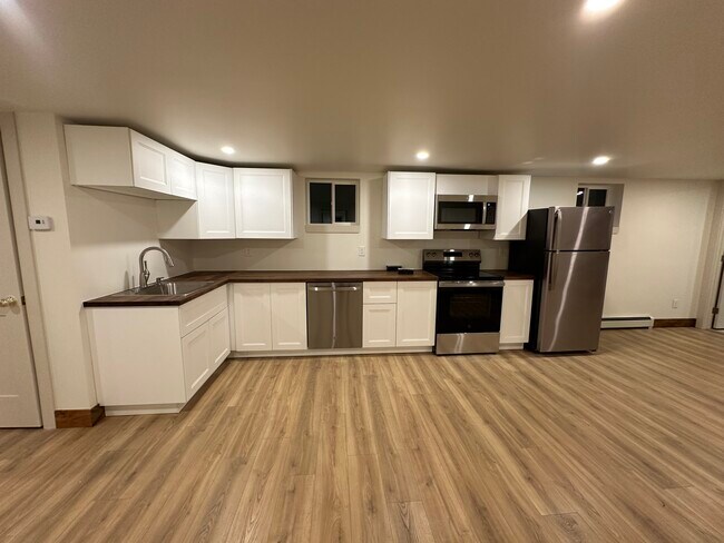 Foto del edificio - 3139 Benton St