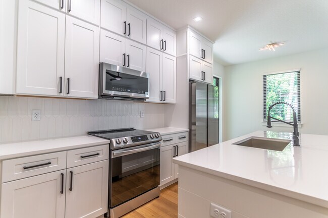 Foto del edificio - 65 W Harding St