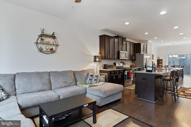 Building Photo - 8207 Hollow Ct