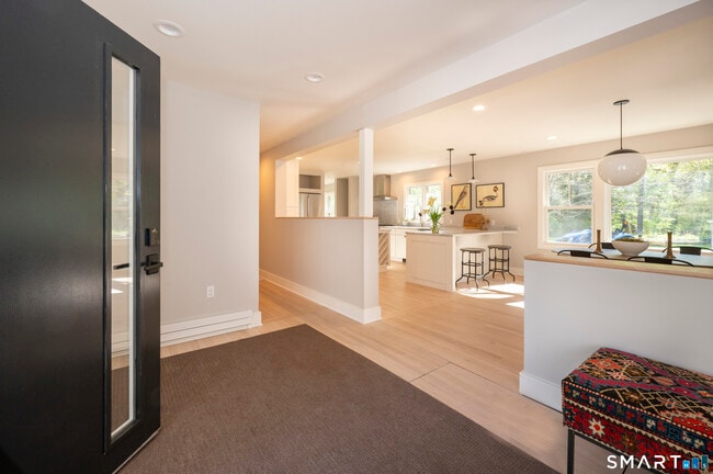 Foto del edificio - 54 Robin Hill Ln