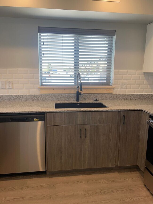 Building Photo - 2 Bed 1 Bath Unit at Teton River Flats – P...