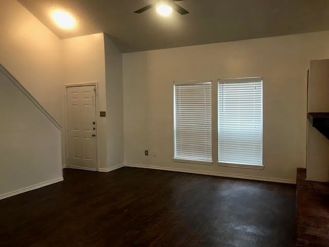 Building Photo - 1400 Darr St