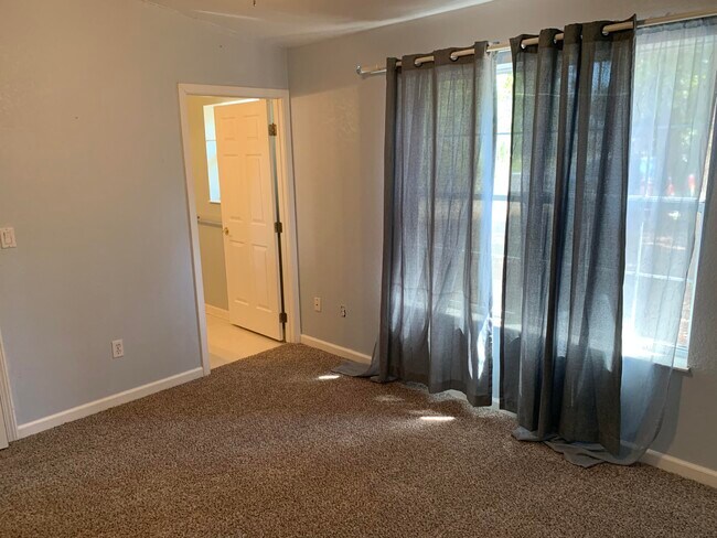 Foto del edificio - 109 Plantation Way