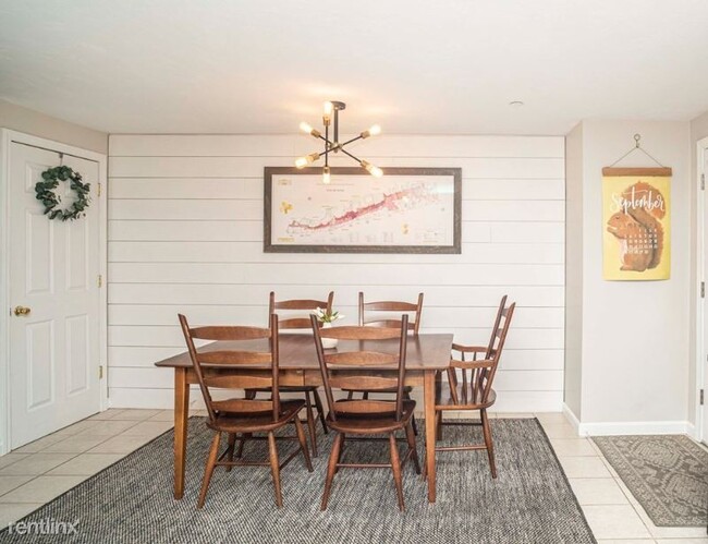 Foto del edificio - 3 br, 2.5 bath Townhome - 17 Foster St 18 ...