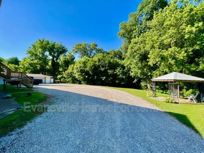 Foto del edificio - 4624 New Harmony Rd