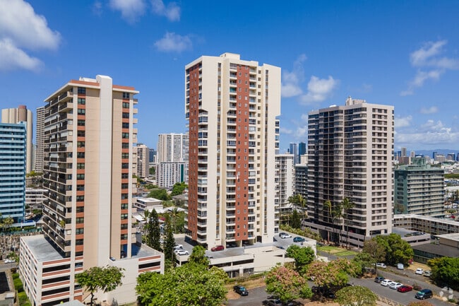 Building Photo - Hale Kulanui