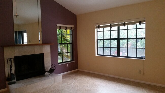 living room - 5744 Calais Blvd N