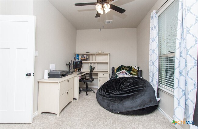 Foto del edificio - 1756 Meadow Crest