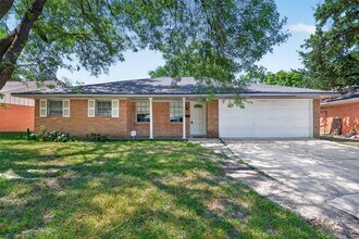 Building Photo - 7607 Tanager St
