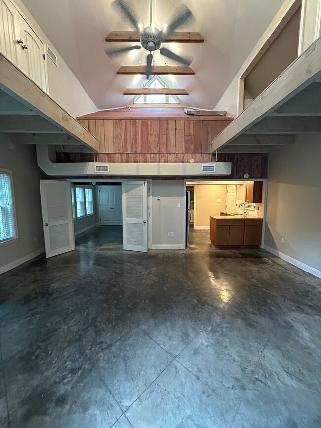 Beautiful apartment on parklike grounds - Beautiful apartment on parklike grounds