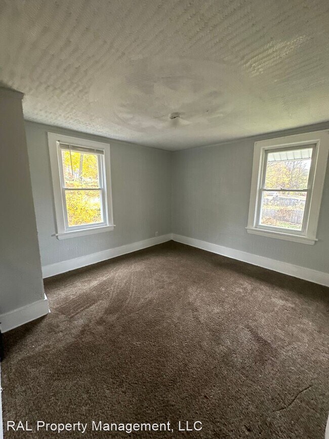 Foto del edificio - 4 br, 1 bath House - 1096 La Croix Ave