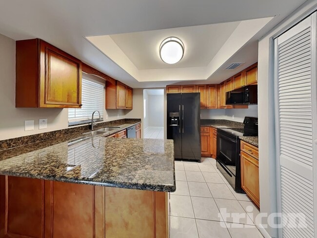 Building Photo - 16137 Ravendale Dr