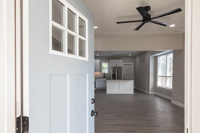 Foto del edificio - Renovated Bungalow in Riverside