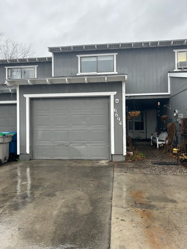 Building Photo - 6694 W Douglas St