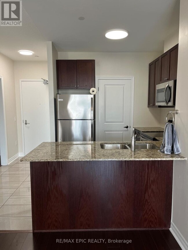 Photo du bâtiment - 7325-7325 Markham Rd