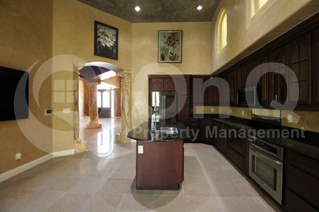 Building Photo - 15118 E Camelview Dr