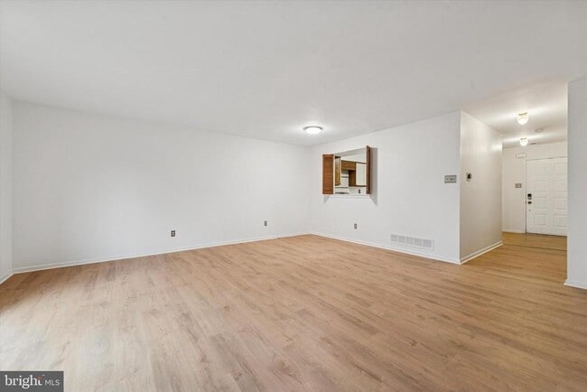 Building Photo - 120 Caernarvon Ct