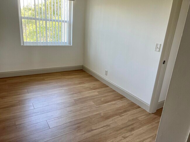 Foto del edificio - 644 NW 13th St