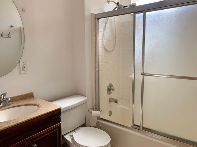 Foto del edificio - 1 Bedroom in Hollister