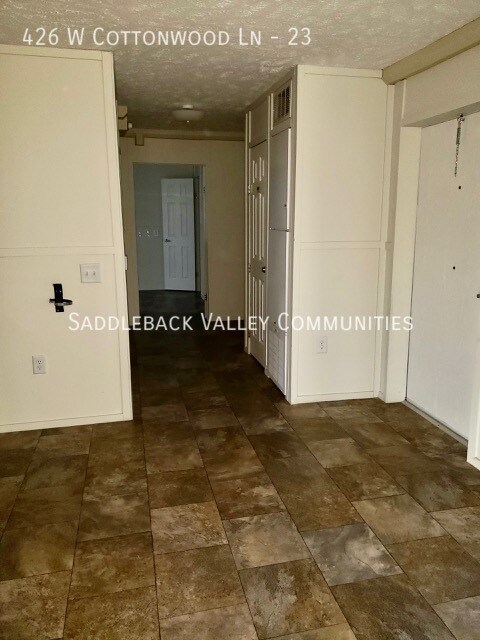 Foto del edificio - 2 bedroom 1 bath Available now!