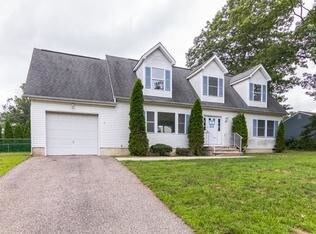 Building Photo - 401 Green Acres