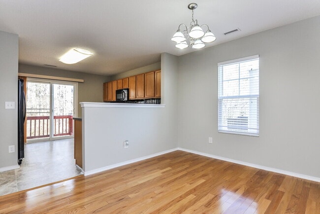 Building Photo - 3129 Varcroft Rd
