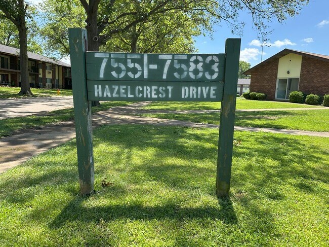 Foto del edificio - 7571 Hazelcrest Dr