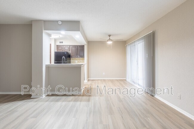 Foto del edificio - 2204 Ridgmar Plaza